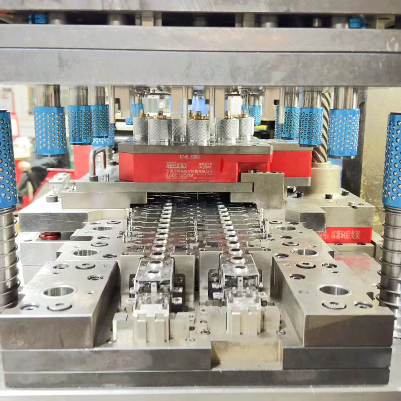 模具設(shè)計(jì)與制造